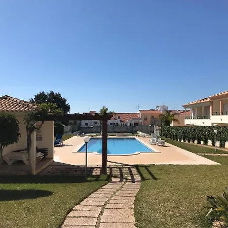 Daire Oura T1 Coral , Close To The Strip, Swimming Pool, Wi Fi, A/c *