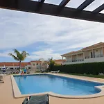 Oura T1 Coral , Close To The Strip, Swimming Pool, Wi Fi, A/c Lejlighed