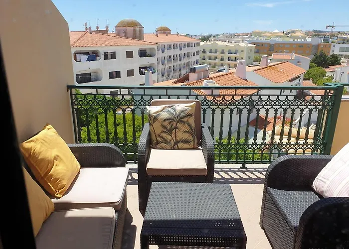 Oura T1 Coral , Close To The Strip, Swimming Pool, Wi Fi, A/c * Albufeira