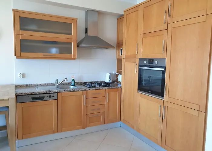 Oura T1 Coral , Close To The Strip, Swimming Pool, Wi Fi, A/c *